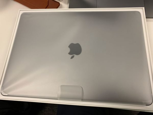 Apple Macbook Pro Retina Touchbar (A1706), i7, 3.3GHz,16GB RAM,1TB SSD,NEW OPEN BOX - Image 4